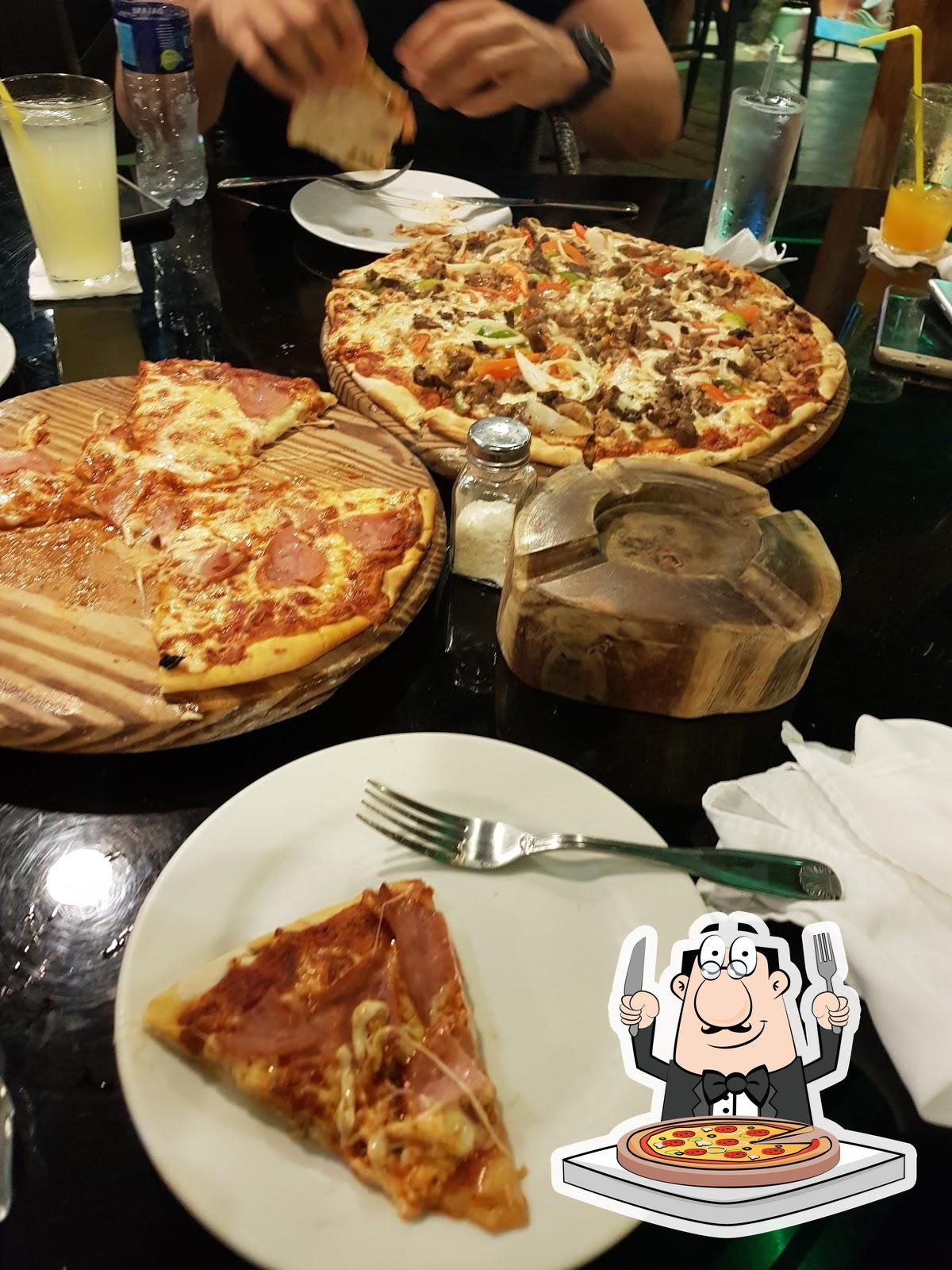 r999-pizza-Pizza-Uno-at-Hotel-Terra-Linda-Resort