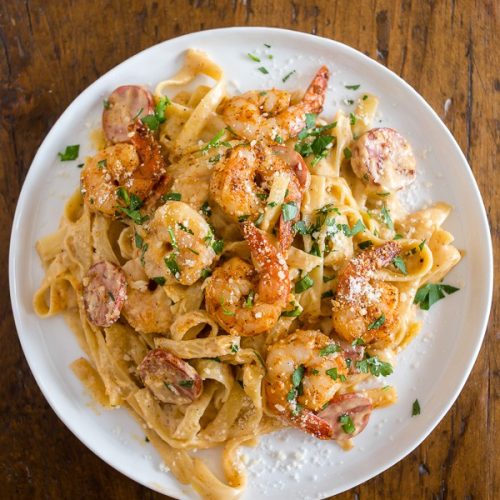 Fettuccine-Alfredo-de-Cajun-con-Camarones